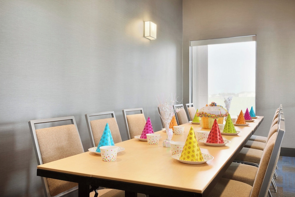 Four Points by Sheraton Fargo Medical Center - photo 23