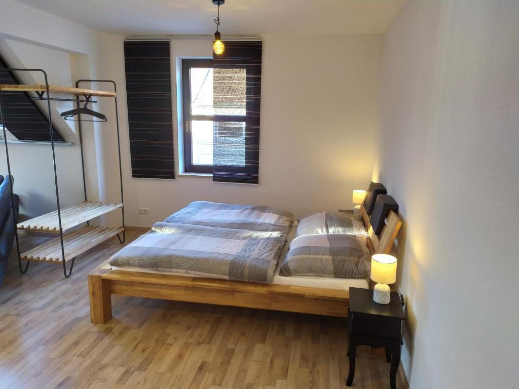 Super Penthouse #9 oder Studio #6 mit Aufzug Terrasse & Wintergarten im Zentrum — 4-Star Luxury Hotel in Eschweiler, Germany