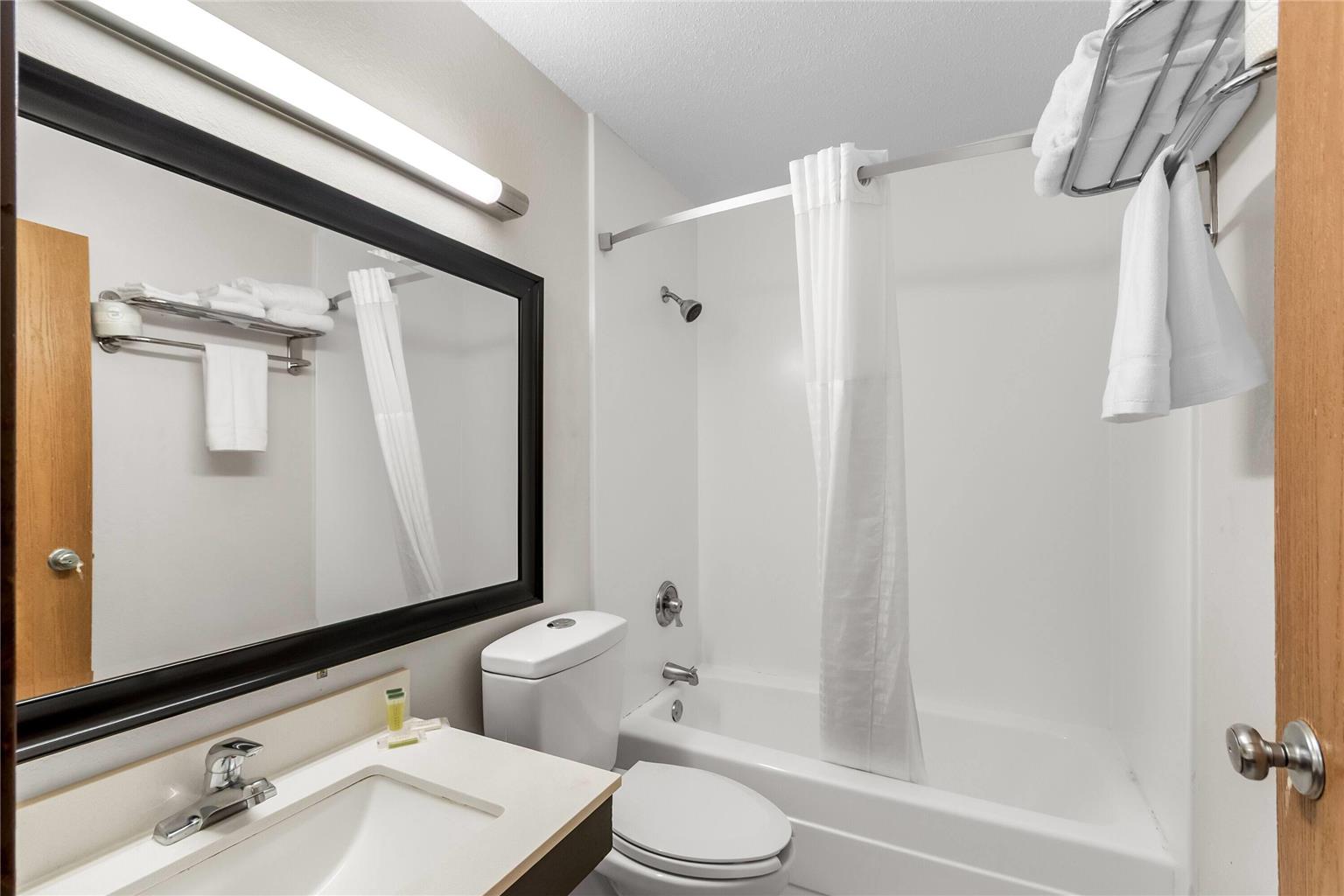 Super 8 by Wyndham Dumfries Quantico - photo 32