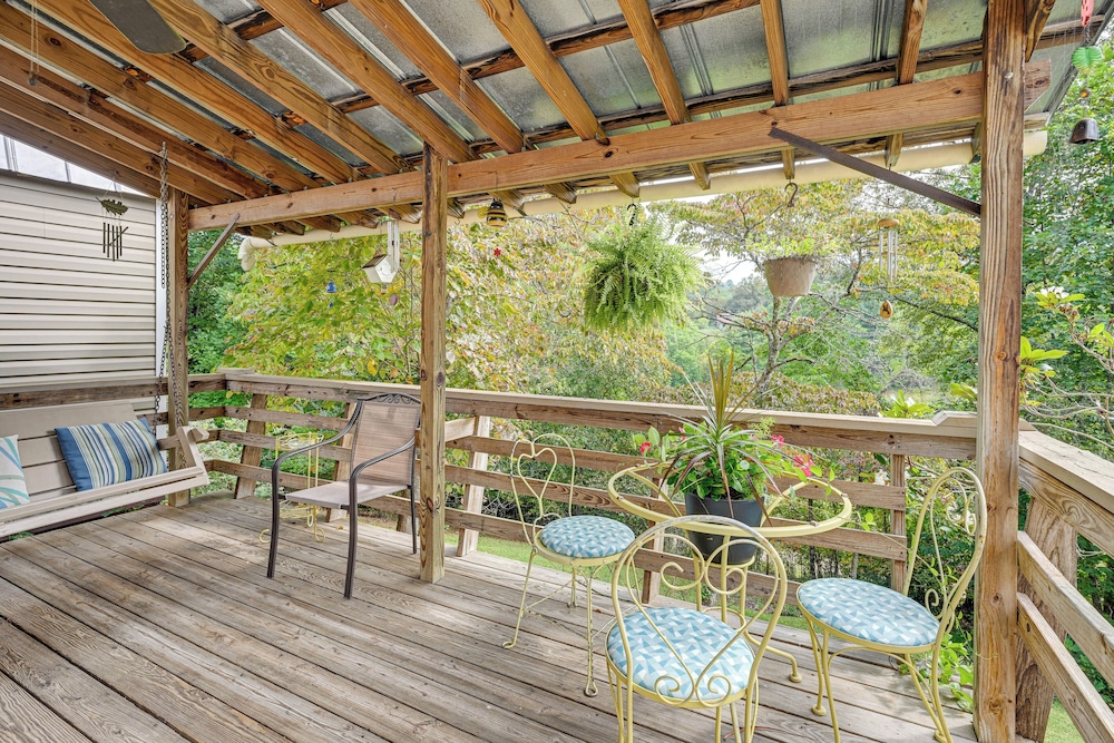 Mine for Gems & Chase Waterfalls: Franklin Retreat in Franklin, United States