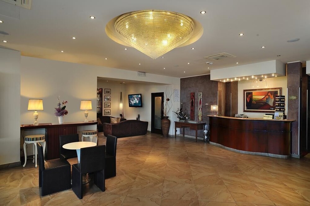 Hotel Bridge - carbon neutral hotel in Unknown City