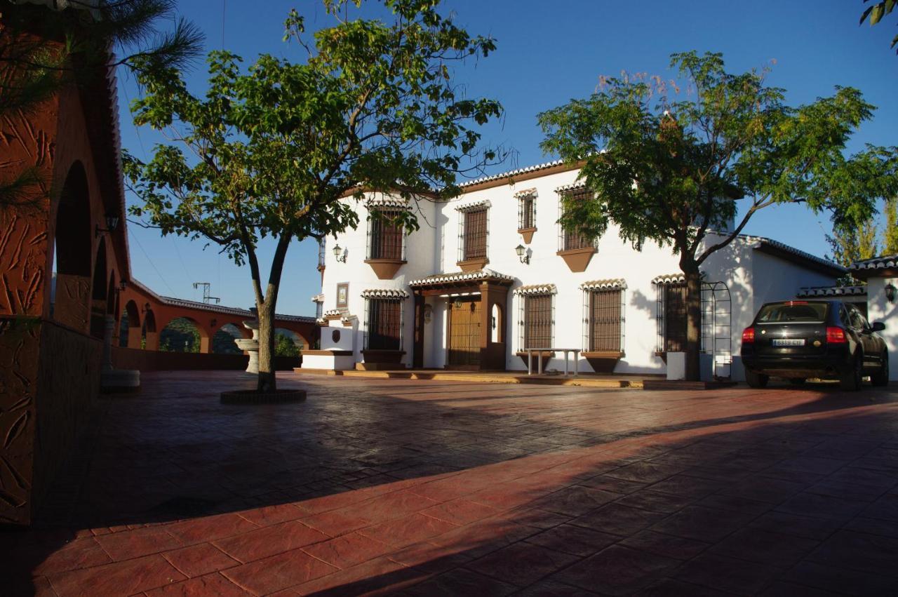 Cortijo Los Arcos Lujo Rural Con Piscina Y Vistas Espectaculares En Malaga — hotel in Villanueva Del Rosario