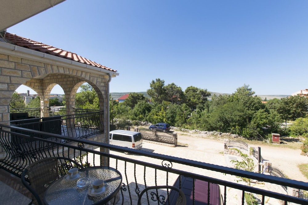 Rooms Nada — Starigrad — photo 4
