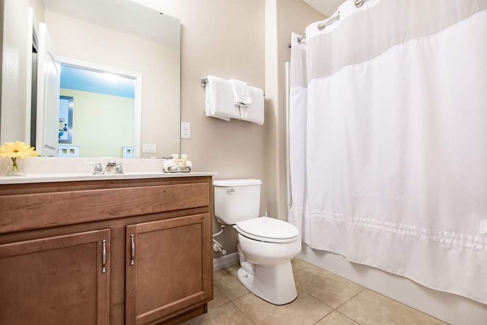 Solterra Sunshine Villa townhome with private pool in a resort setting - photo 21