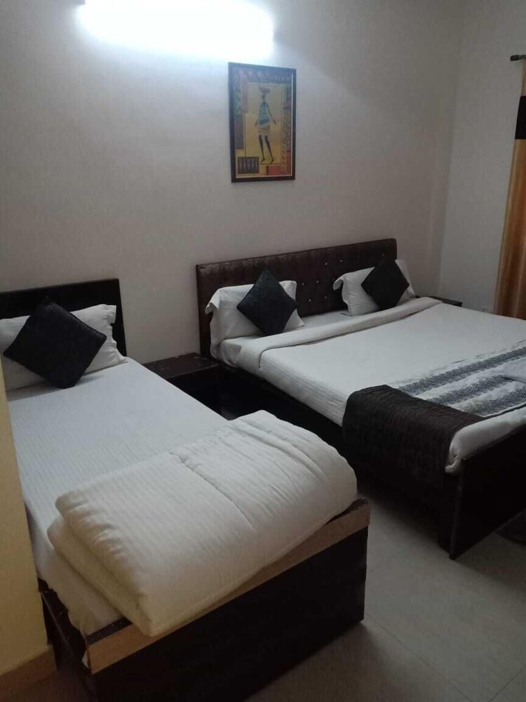 Hotel Golden Nest in Greater Noida, India