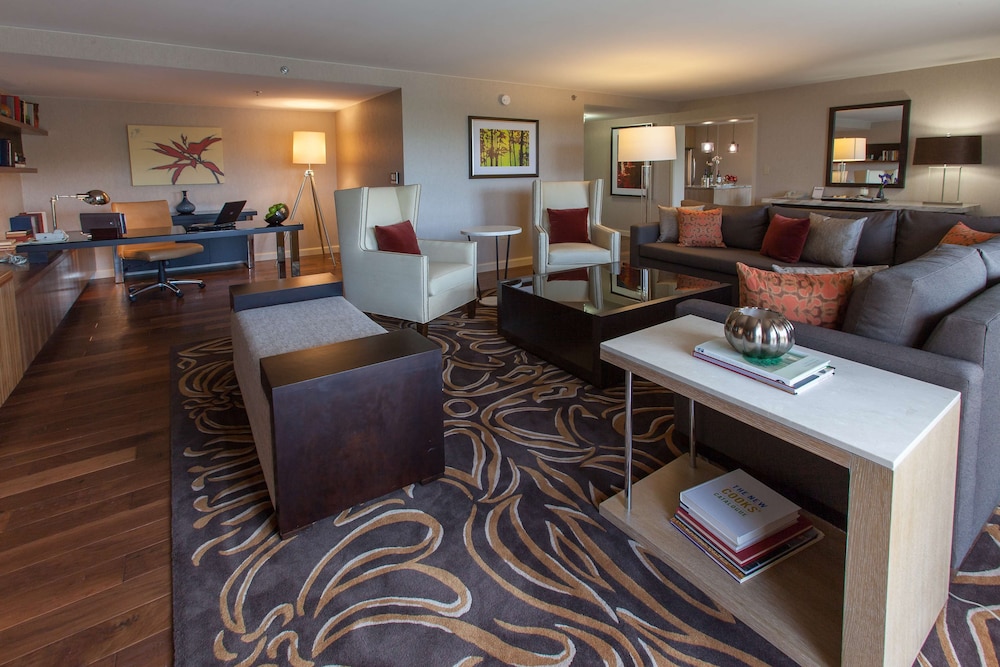 DoubleTree by Hilton Pittsburgh Green Tree - photo 13