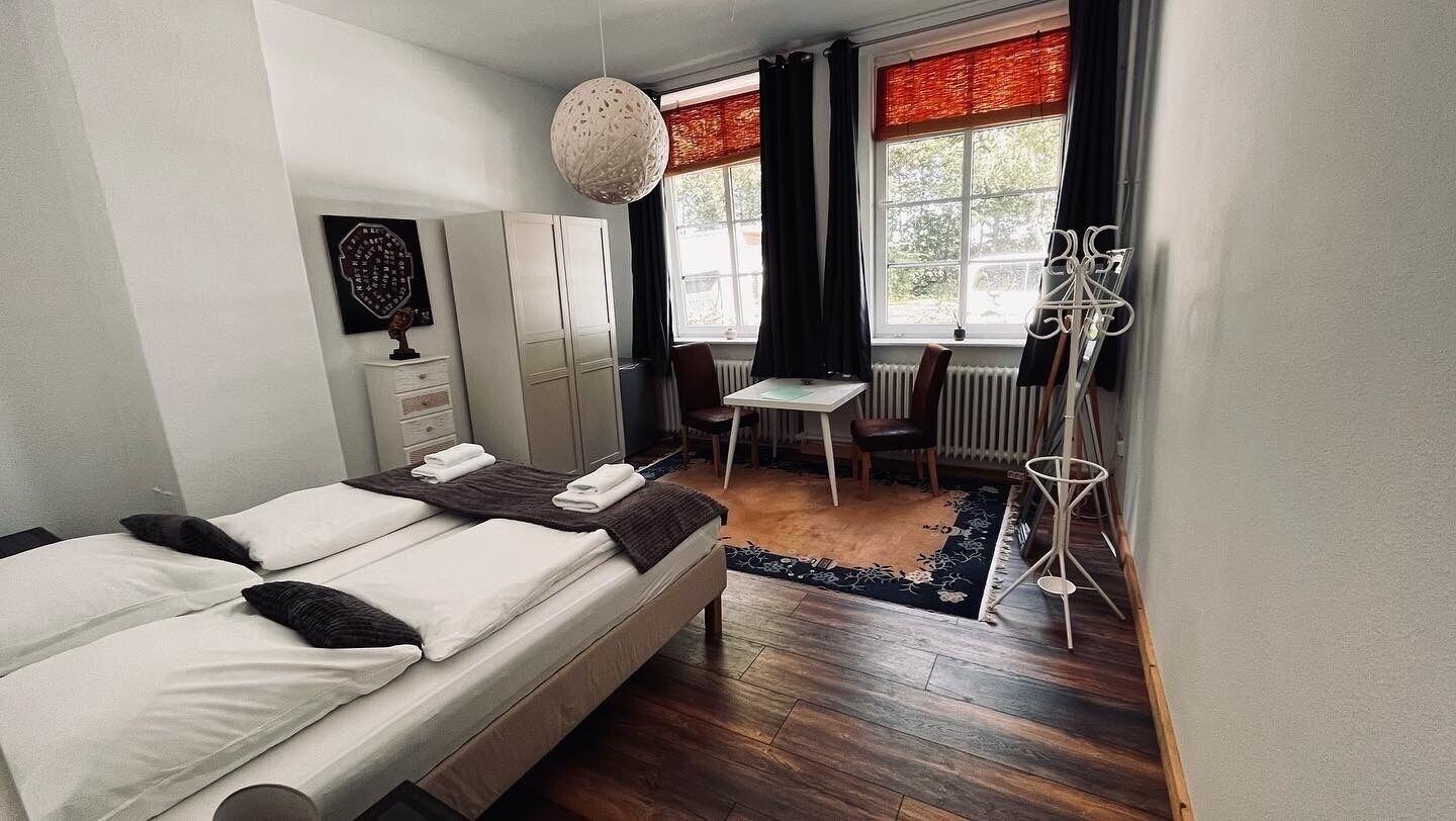 Ferienhaus Alte Schule Niebull — hotel in Niebuell