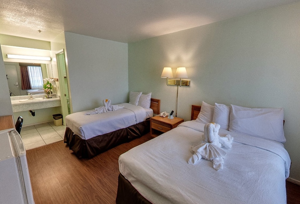 Oceanview Motel Huntington Beach - photo 11