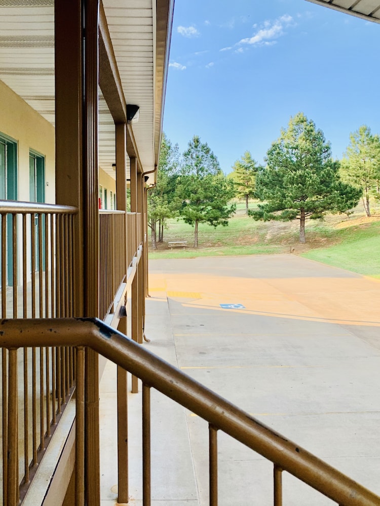 Weston Inn & Suites - photo 48
