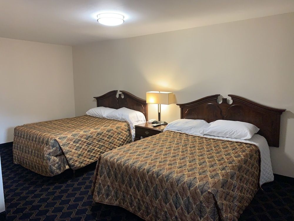 Bing's Motel - photo 12
