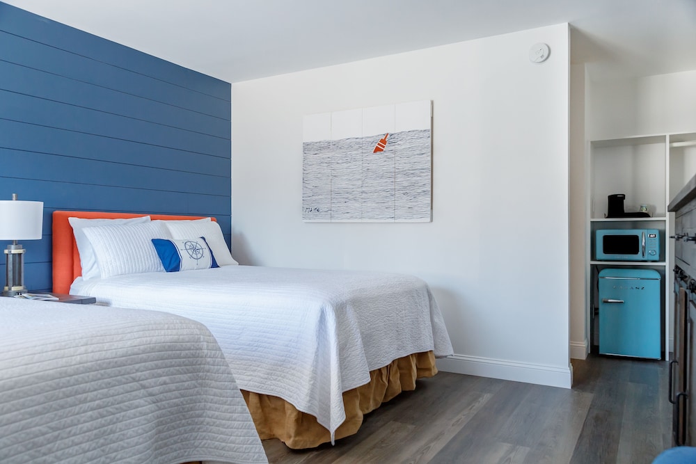 Flagship Inn & Suites - photo 14