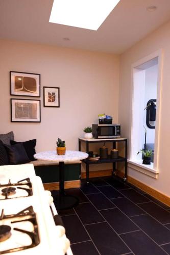 Charming and Cozy Studio in DT Northfield — Northfield — photo 4