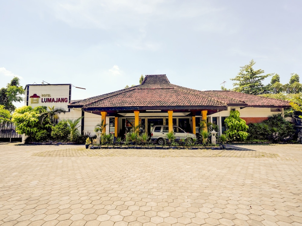 OYO 90250 Hotel Lumajang New — hotel in Lumajang