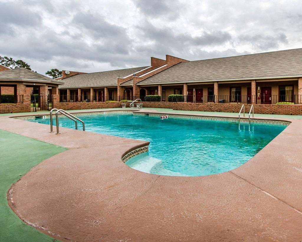 Econo Lodge Inn & Suites Enterprise - photo 20