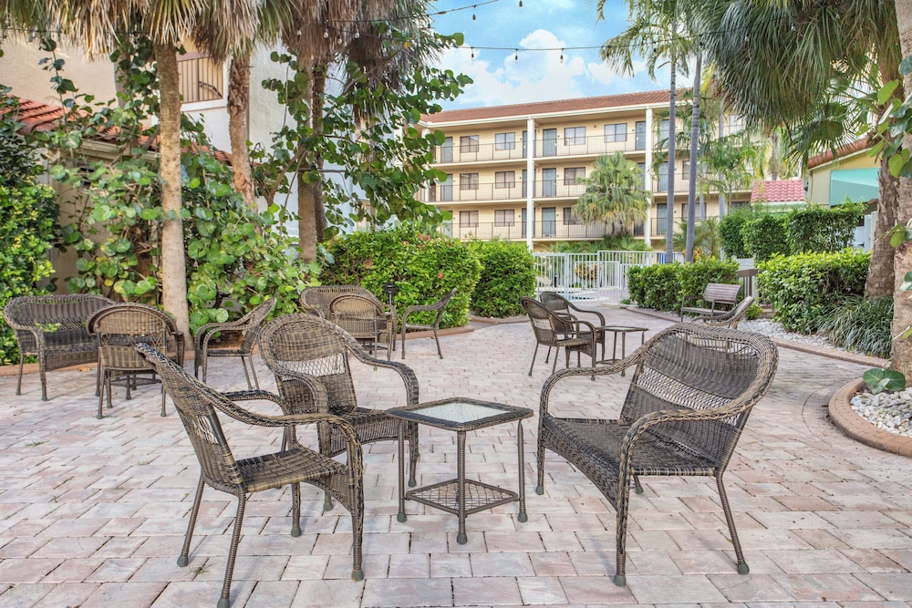 Holiday Inn & Suites Boca Raton North by IHG - photo 24