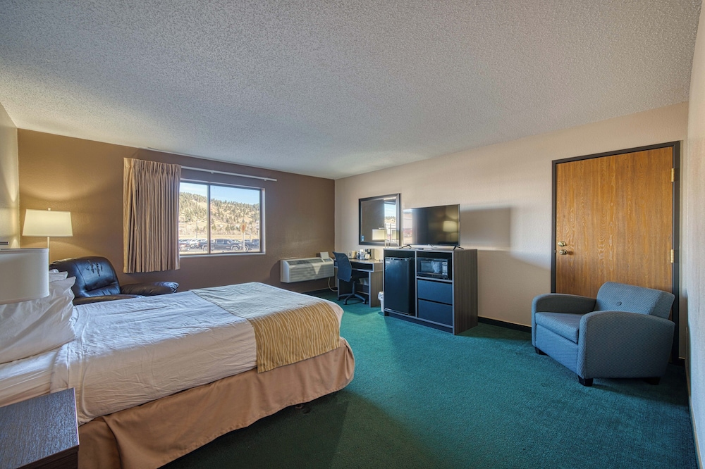 Super 8 by Wyndham Sturgis - photo 12