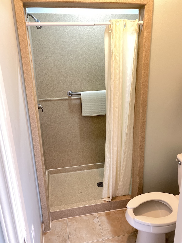 Weslaco Inn - photo 4