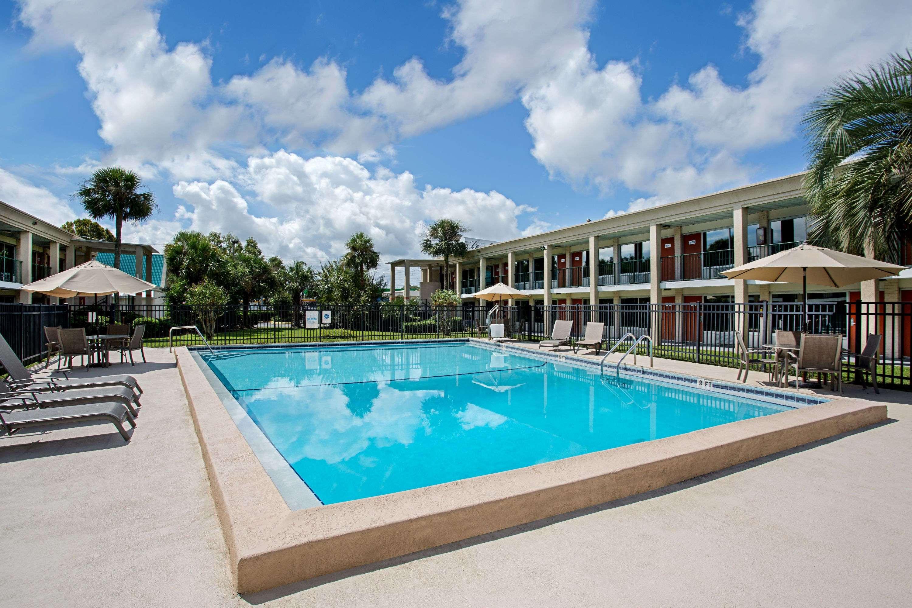Days Inn by Wyndham Tallahassee Government Center - photo 17