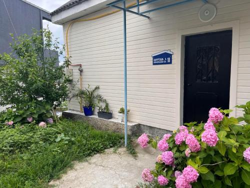 Almadovarhouse in Makhinjauri, Georgia