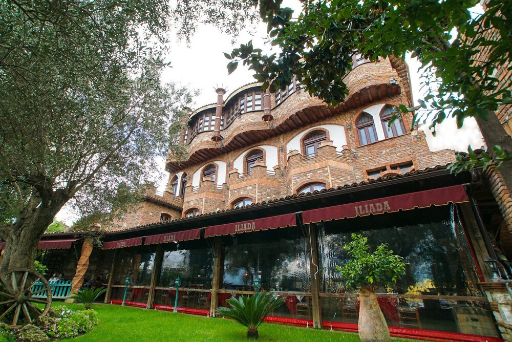 Hotel Iliada in Kashar, Albania