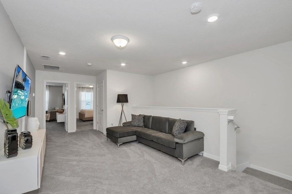 Brand New Home In Top Rated Resort Solterra 5 Bedroom Townhouse by Redawning - photo 27