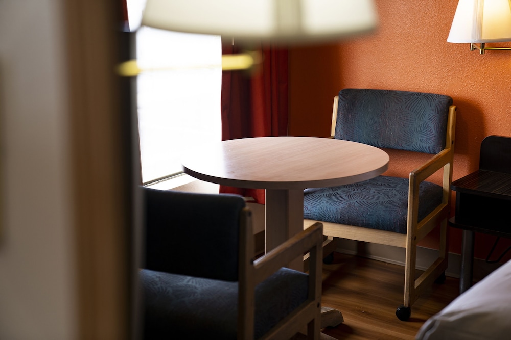 Hermiston Inn & Suites - photo 16