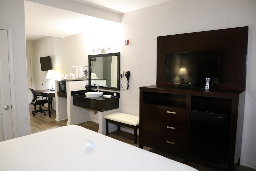 Americas Best Value Inn Monroe - photo 10