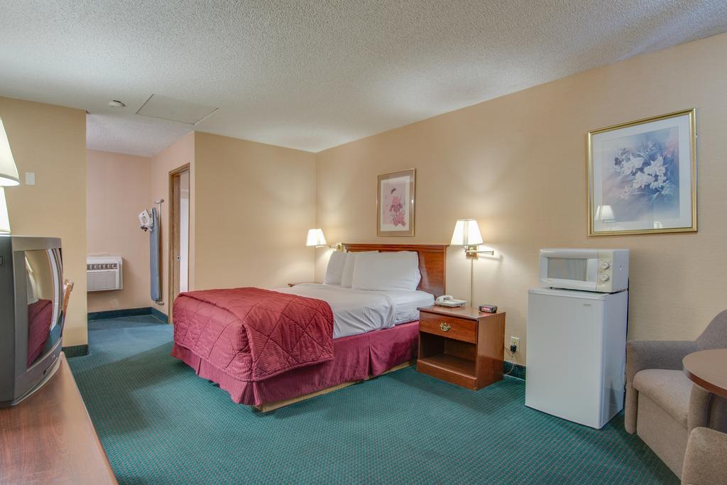 Howard Johnson Express Inn Redding - photo 15