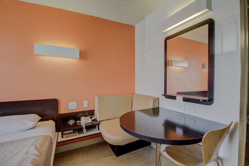 Motel 6 San Antonio TX Fort Sam Houston - photo 25