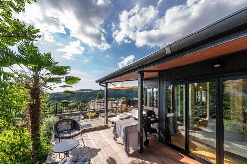 United Hills Garden — 4-Star Luxury Hotel in Kawanishi, Japan