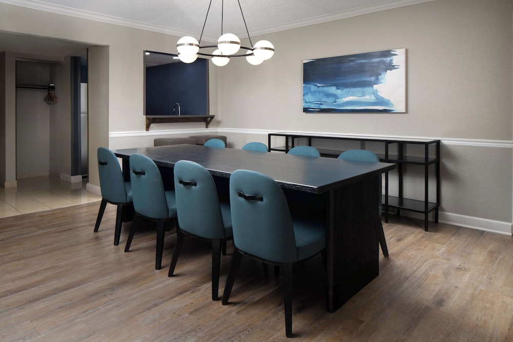 DoubleTree By Hilton Baltimore North Pikesville - photo 30