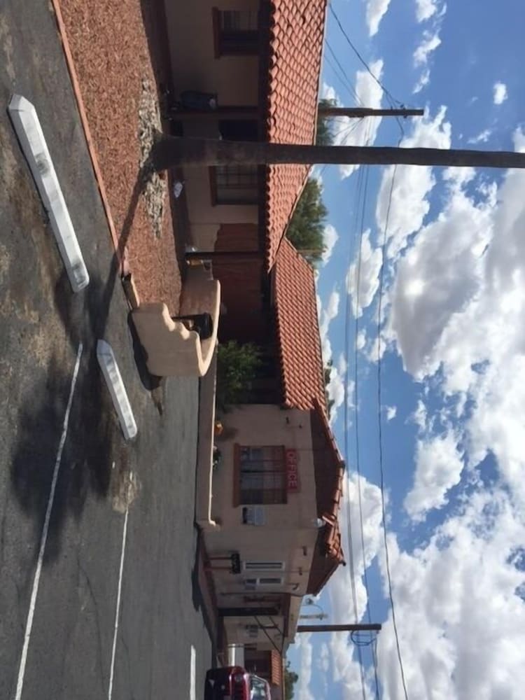 Sunland Motel - last minute hotel in Tucson