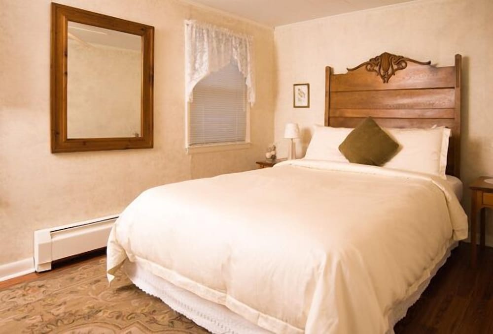 The Vermont Inn - photo 33