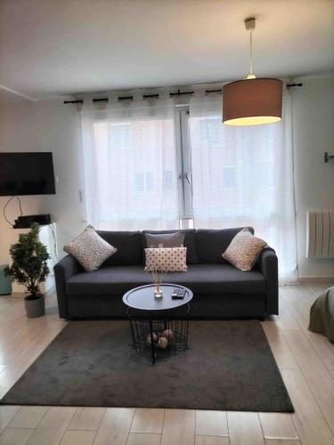 Joli Studio - carbon neutral hotel in Lyon