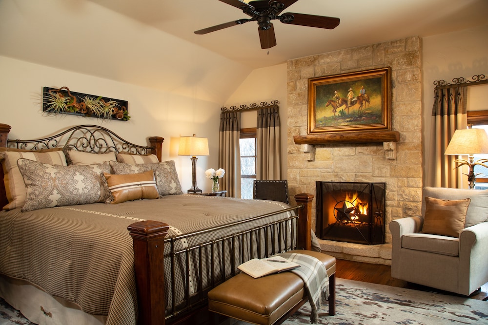 Inn on Lake Granbury a Boutique Hotel - photo 3