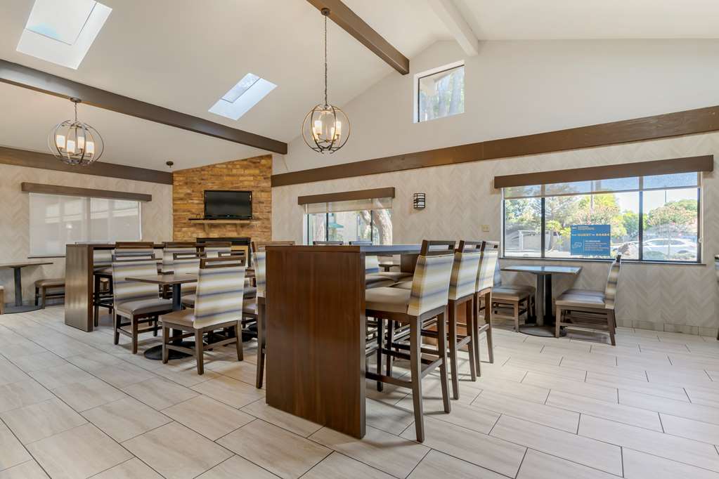 Best Western Plus Forest Park Inn - photo 11