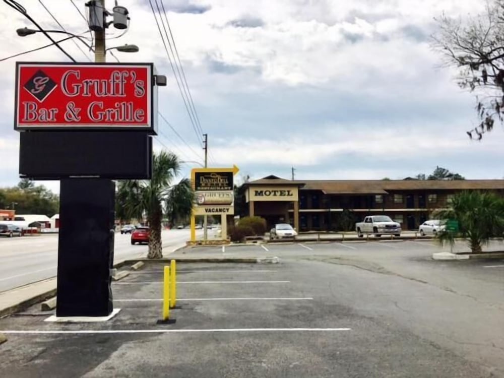 Dinner Bell Motel - photo 15