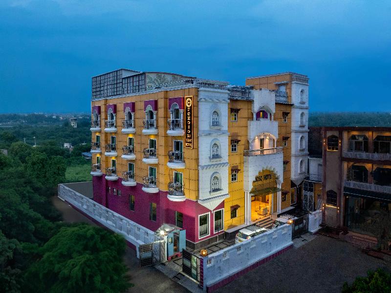 Foxoso Taj View Hotel — 4-Star Luxury Hotel in Agra, India