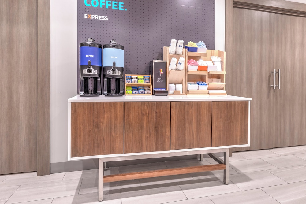 Holiday Inn Express & Suites Austin Airport East by IHG - photo 25