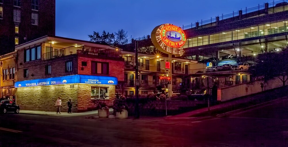 Voyageur Lakewalk Inn - photo 20
