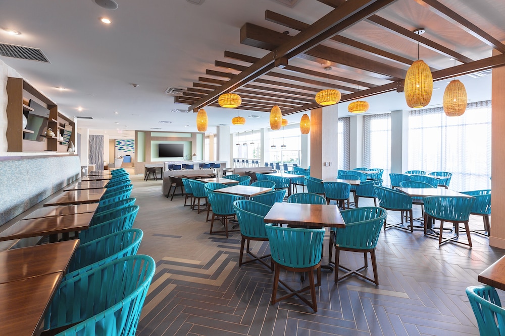 Holiday Inn Express & Suites Orlando at SeaWorld by IHG - photo 46