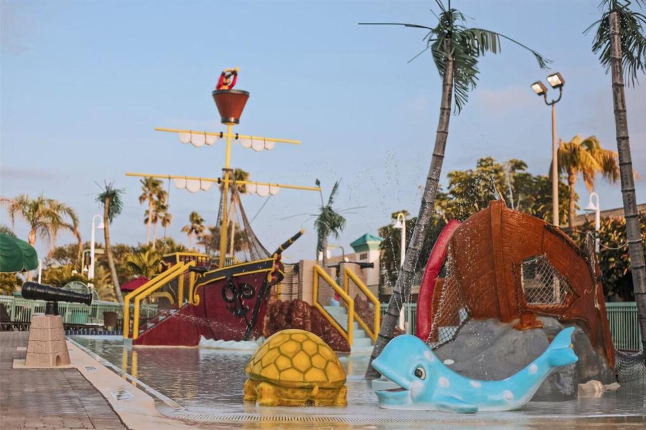 International Palms Resort - photo 17