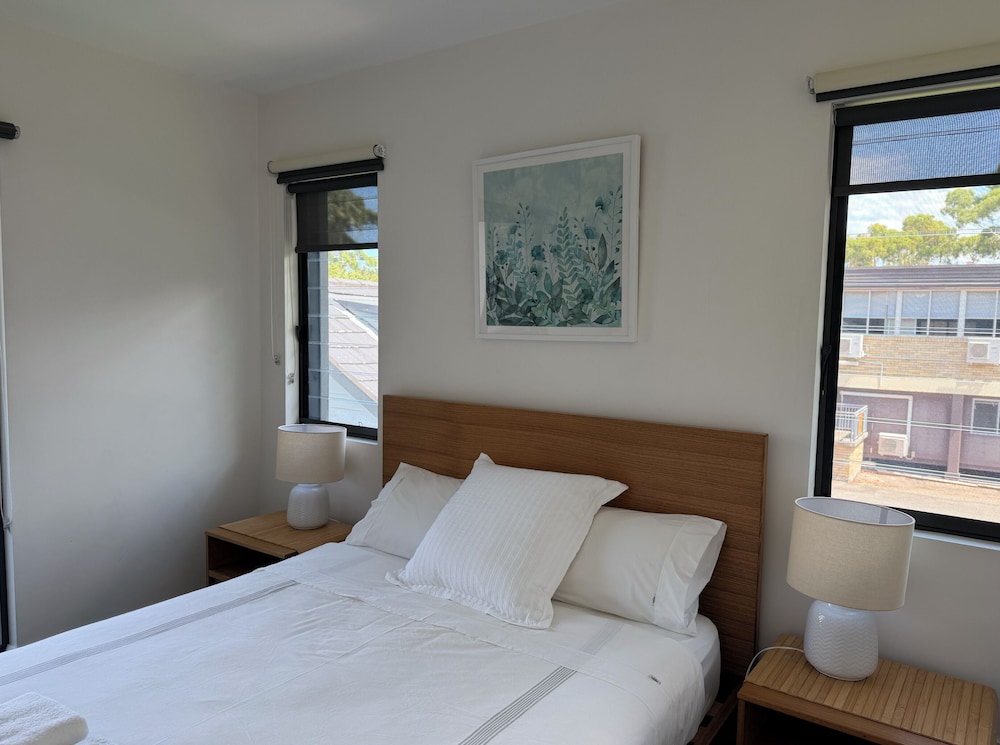 Manly 3 Bedroom Home Upper Duplex — Manly — photo 3
