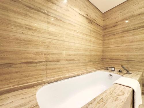 Contemporary Urban 2BR Apartment — 4-Star Luxury Hotel in Dubai, United Arab Emirates