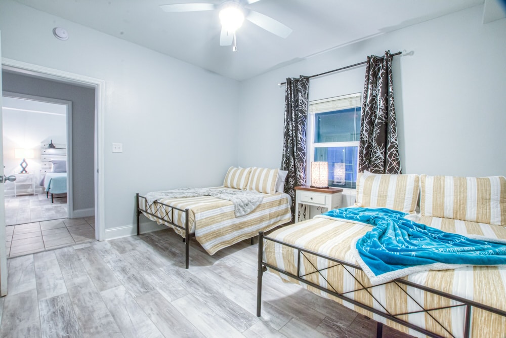 Laketown Wharf Resort by Aneliya's Rentals - photo 252