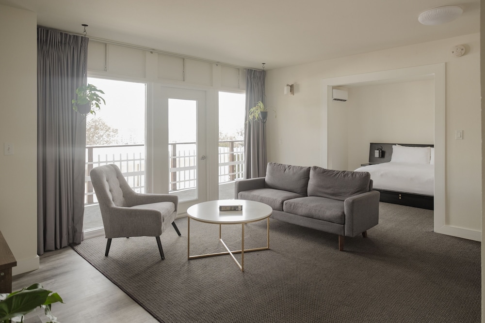 Hollywood Hills Hotel - photo 10