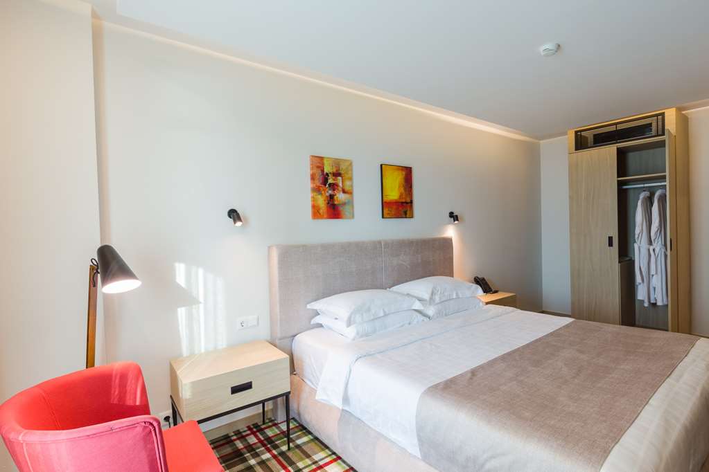 Suite Bedroom