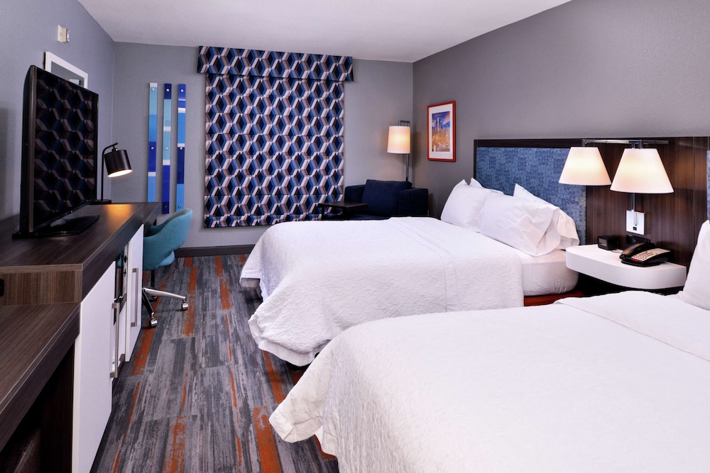 Hampton Inn & Suites Legacy Park Frisco - photo 22