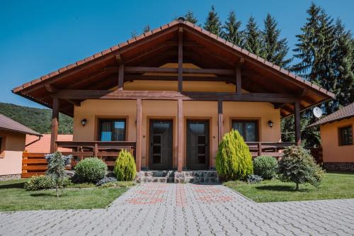 Complex turistic Han Pescaresc - last minute hotel in Eremitu