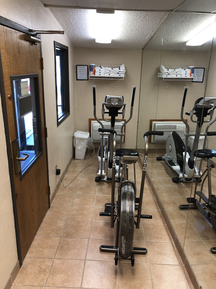Super 8 by Wyndham North Platte - photo 47